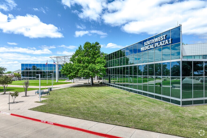 Primary Photo Of 7140 Oakmont Blvd, Fort Worth Rehabilitation Center For Sale