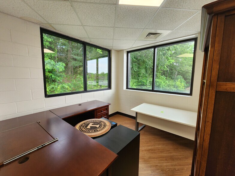 More Photos Of 501 Howell Rd, Greenville Office For Lease