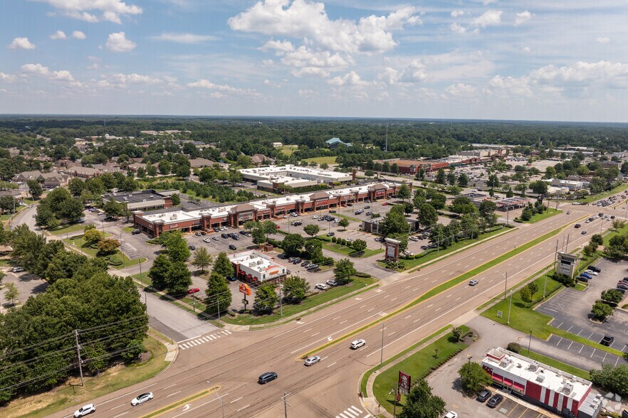 More Photos Of 1250 N Germantown Pky, Cordova General Retail For Lease