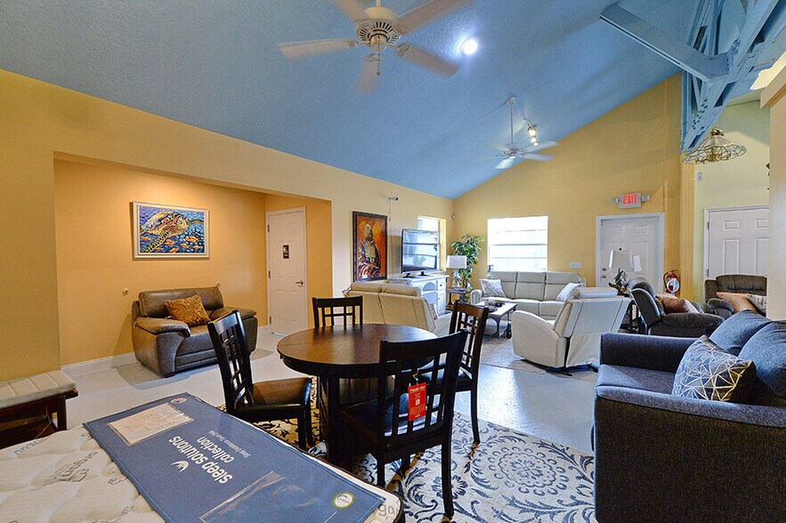 More Photos Of 6991 W Cardinal St, Homosassa Medical For Sale