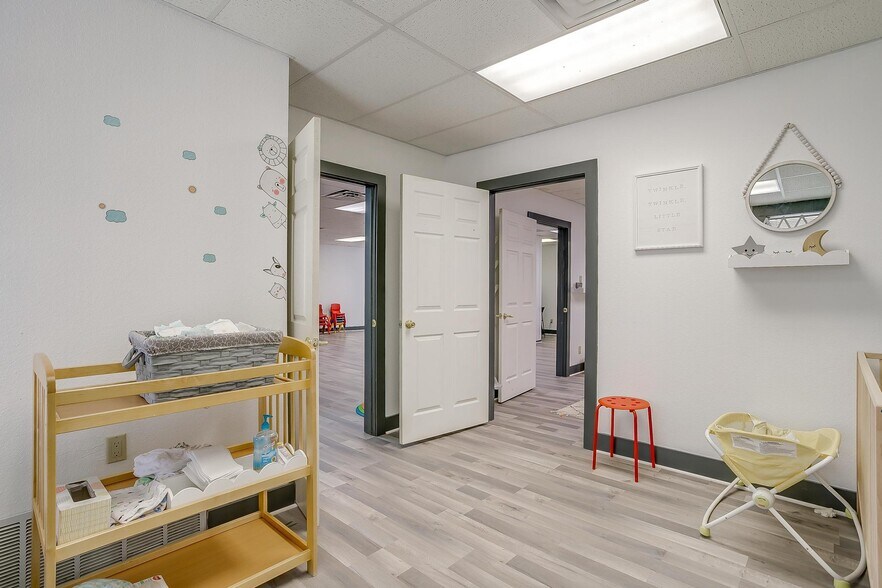 More Photos Of 1434 N Main St, Fort Worth Storefront Retail Office For Lease