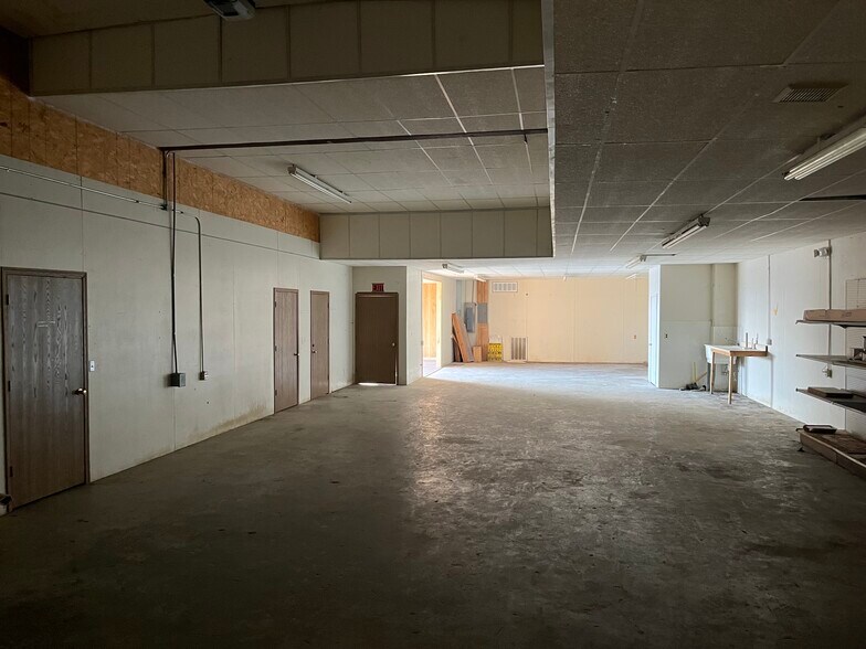 More Photos Of 125 Porter Industrial Rd, Clarksville Warehouse For Lease