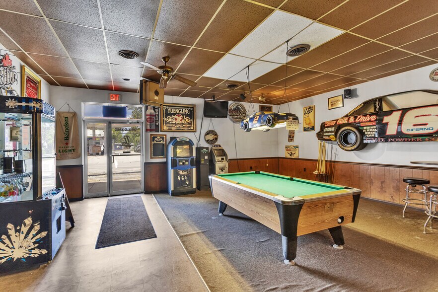 More Photos Of 110 E Pennsylvania Ave, New Stanton General Retail For Sale