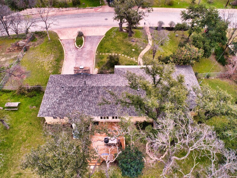 More Photos Of 508 N Lee St, Round Rock Office For Sale