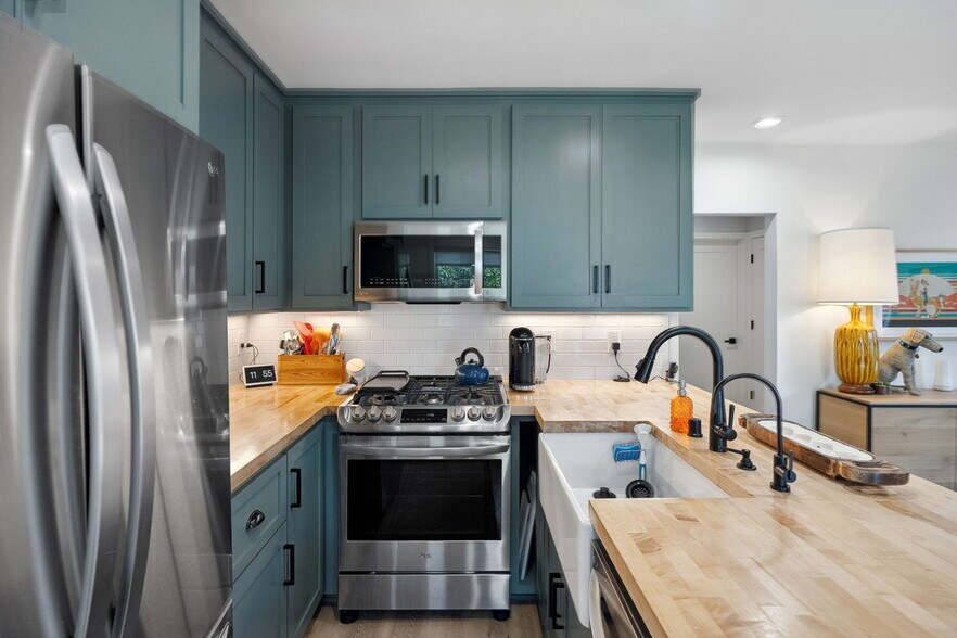 More Photos Of 4852 S Centinela Ave, Los Angeles Multifamily For Sale