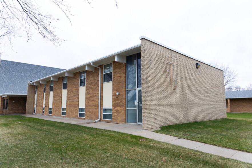 More Photos Of 381 H St, Hampton Religious Facility For Sale