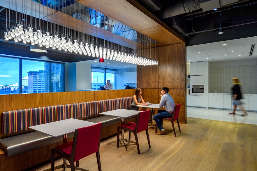 More Photos Of 1401 McKinney St, Houston Office For Lease