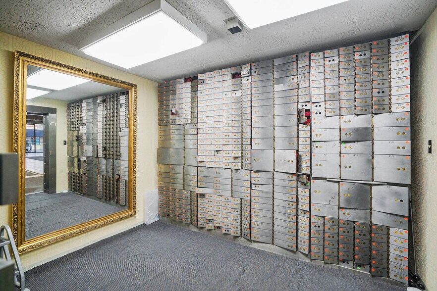 More Photos Of 1414 Webster St, Alameda Bank For Lease