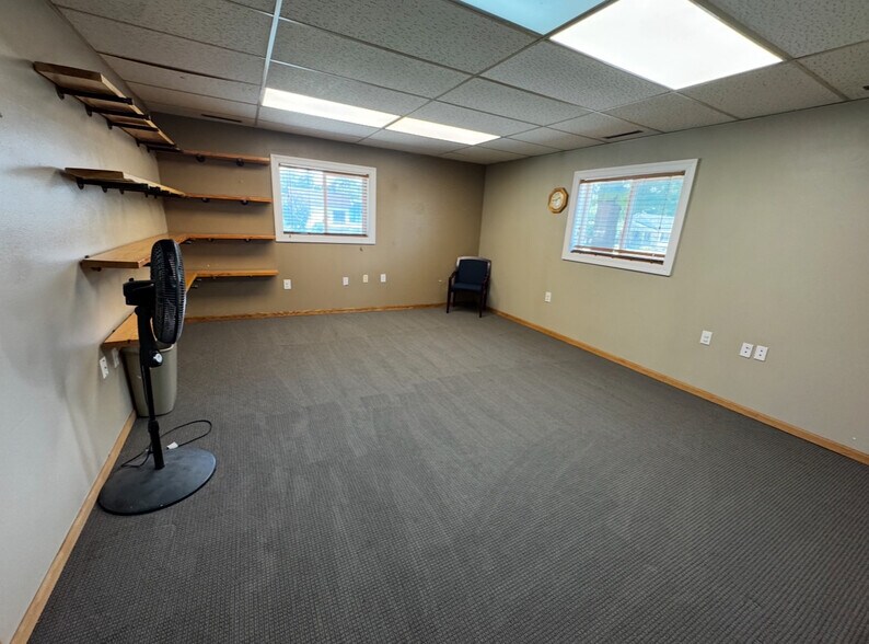 More Photos Of 1436 22nd St, Des Moines Office For Lease