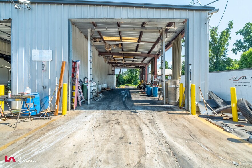 More Photos Of 4382 Moreland Ave, Conley Warehouse For Lease