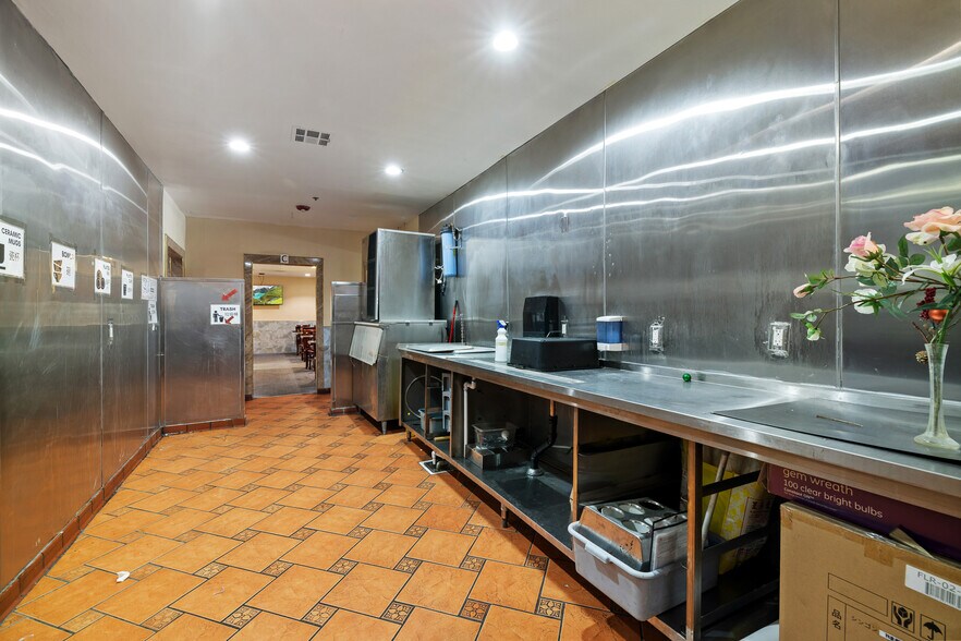 More Photos Of 10478 Valley Blvd, El Monte Restaurant For Lease