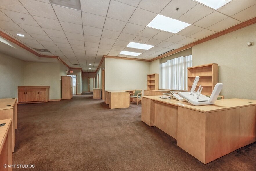 More Photos Of 2019 Dean St, St Charles Medical For Lease