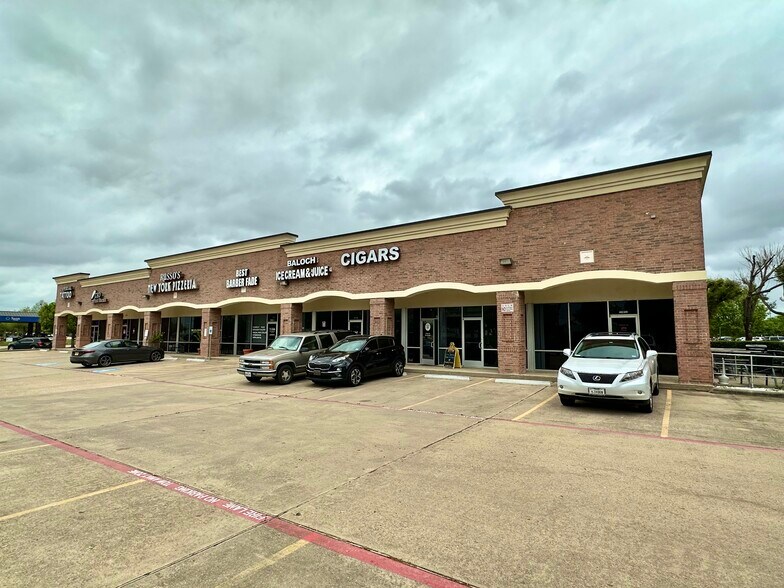 More Photos Of 403 S Hwy 6, Houston Unknown For Lease