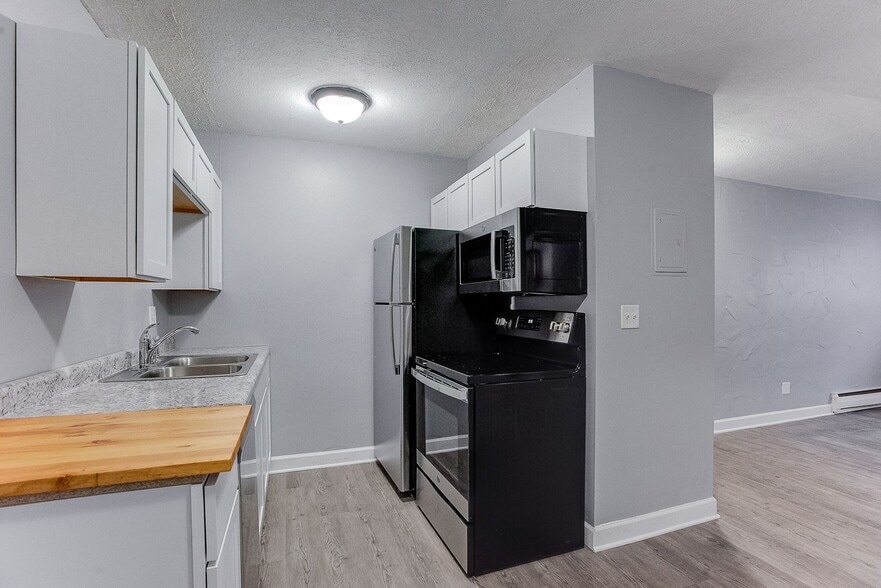 More Photos Of 748 Tatum St, Saint Paul Apartments For Sale