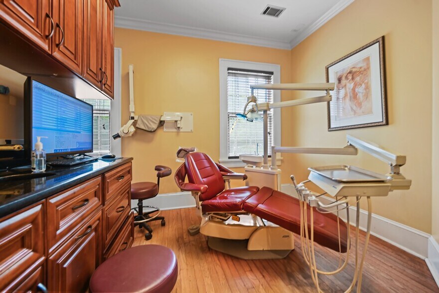 More Photos Of 1624 NE Piedmont Ave, Atlanta Medical For Sale