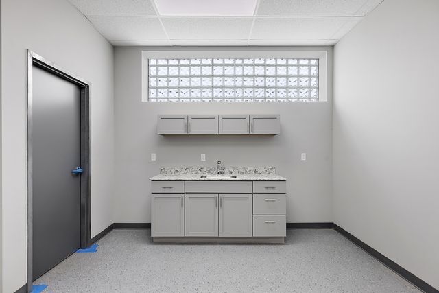 More Photos Of 20530 Hoover Rd, Detroit Warehouse For Lease