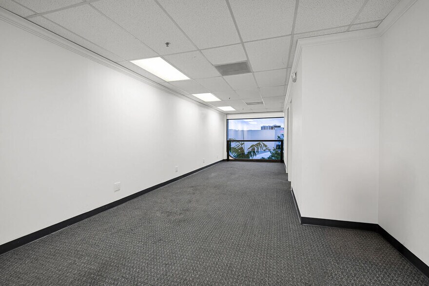 More Photos Of 2691 E Oakland Park Blvd, Fort Lauderdale Office Residential For Lease