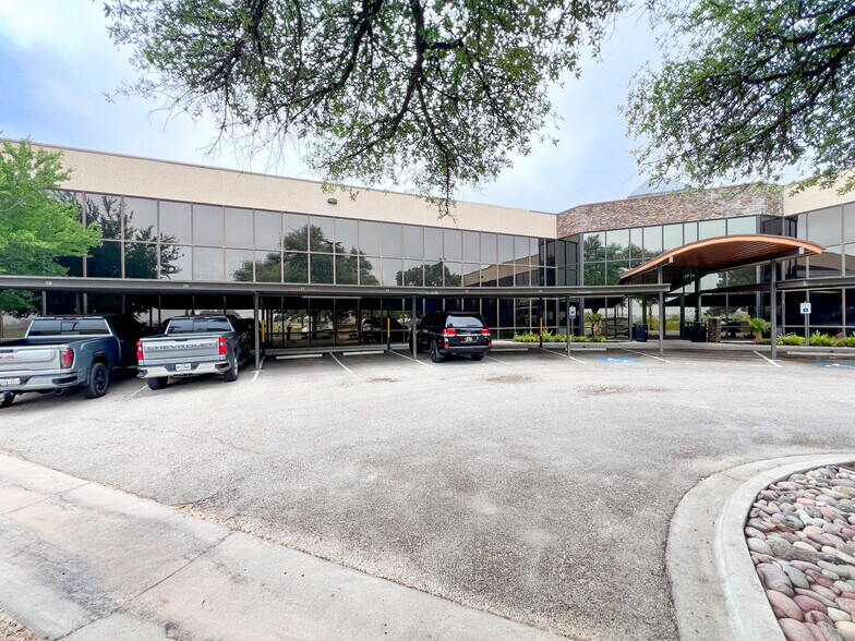 More Photos Of 3510 N A St, Midland Office For Lease