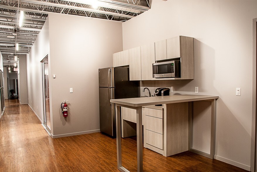 More Photos Of 30 W Main St, Riverhead Office For Lease