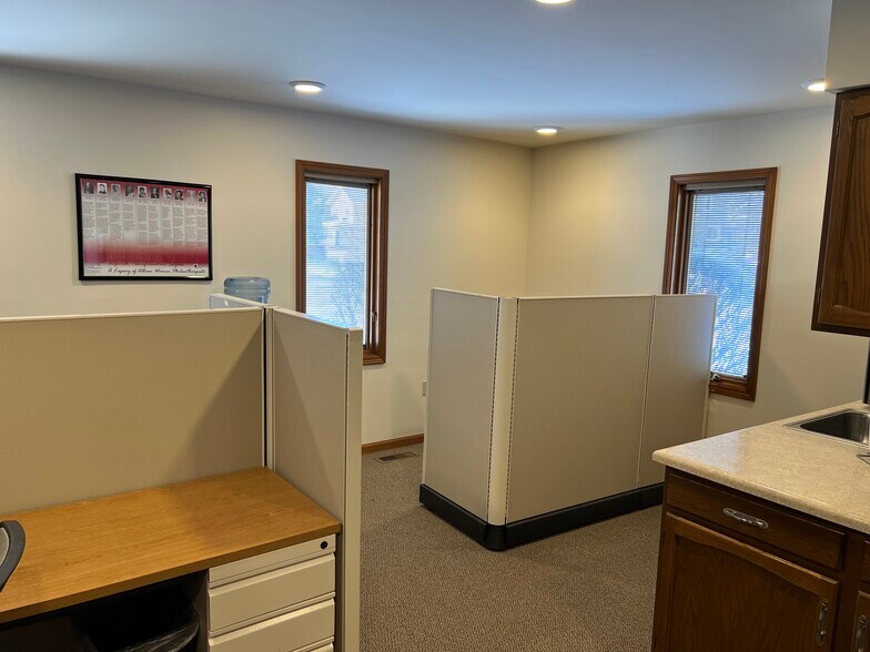More Photos Of 1002 N Eaton St, Albion Office For Sale