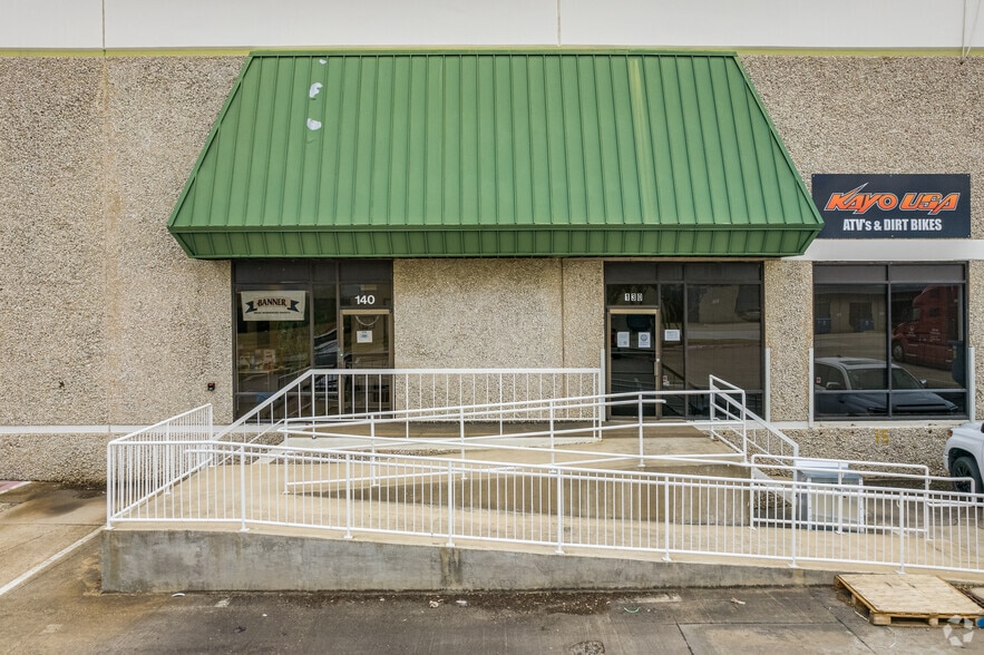 More Photos Of 2425 Camp Ave, Carrollton Distribution For Lease