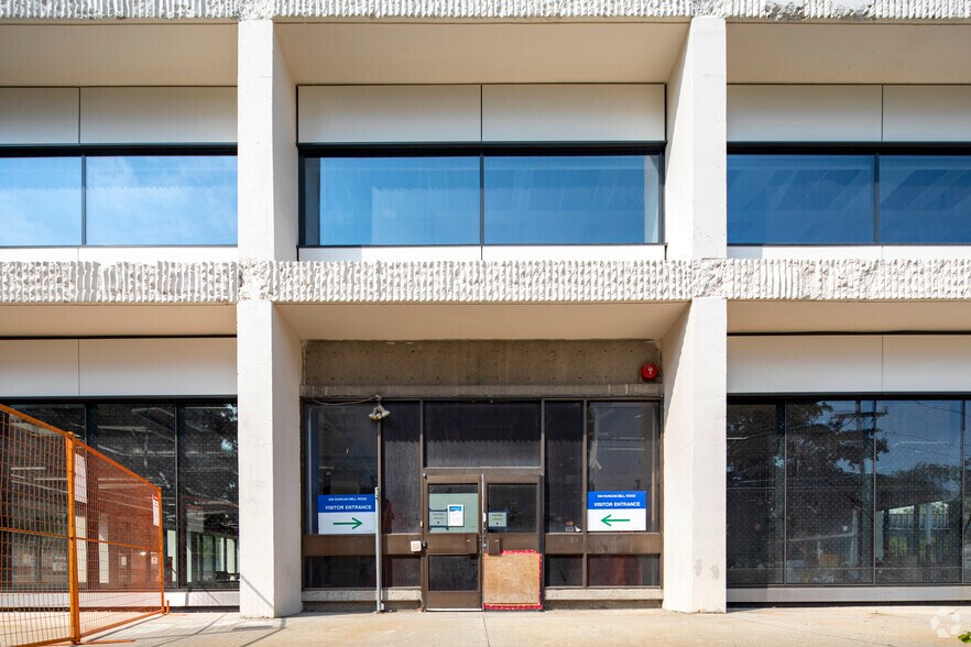 More Photos Of 240 Duncan Mill Rd, Toronto Office For Lease