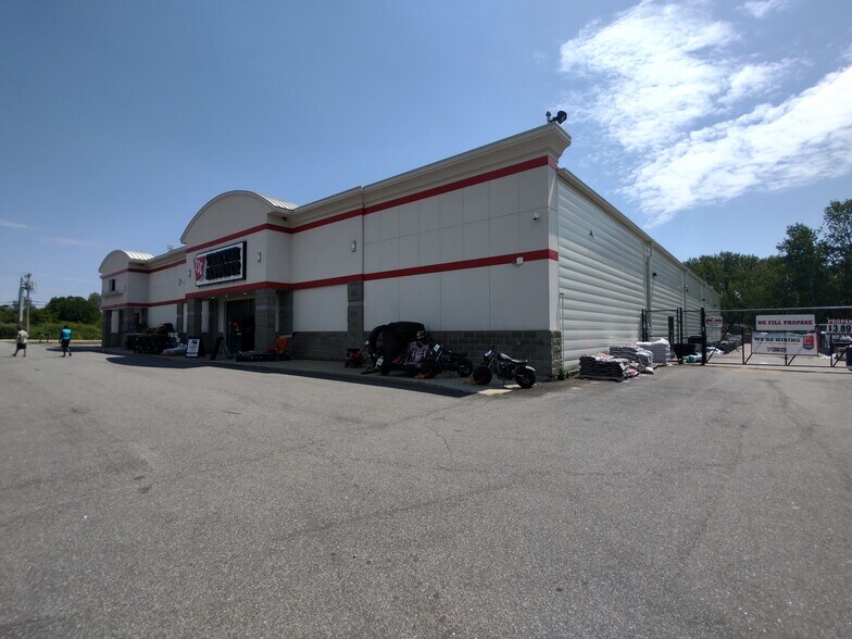 More Photos Of 442 US Route 1, Scarborough Freestanding For Sale