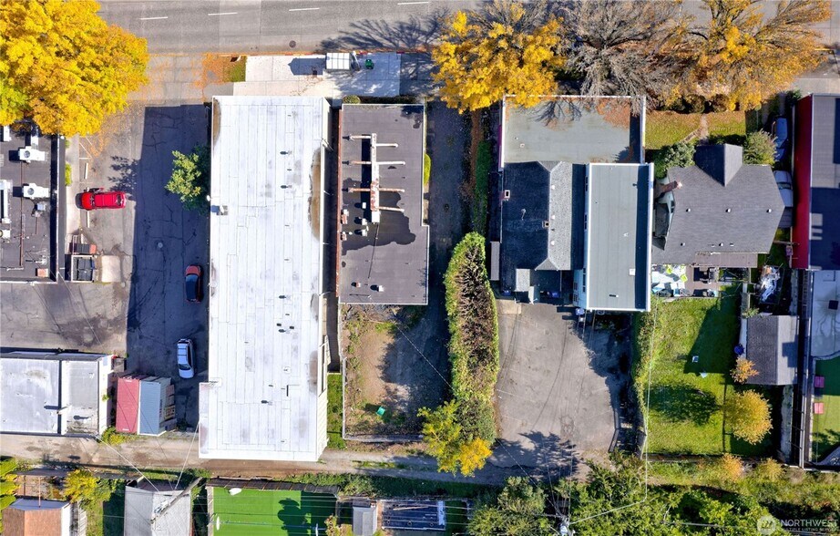 More Photos Of 6517 35th Ave SW, Seattle Medical For Sale