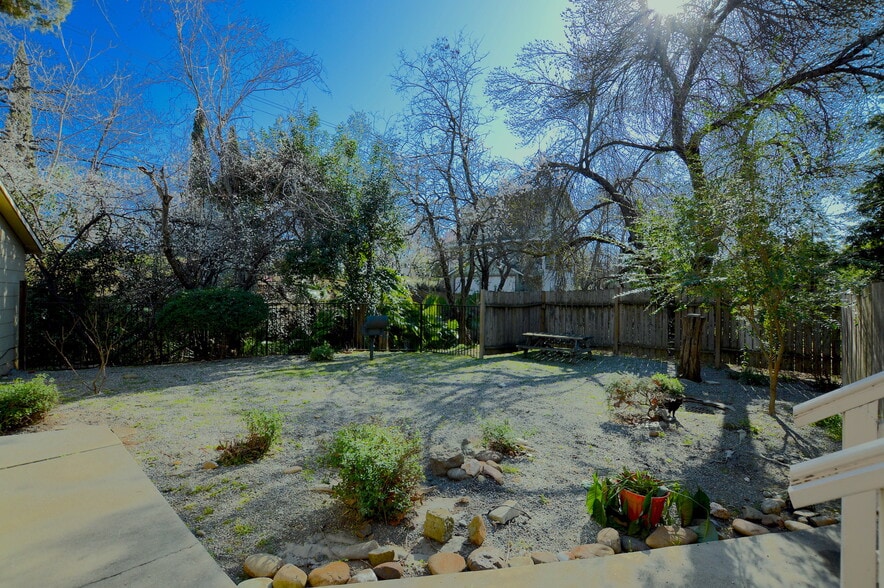 More Photos Of 2115-2135 Waldon St, Redding Apartments For Sale