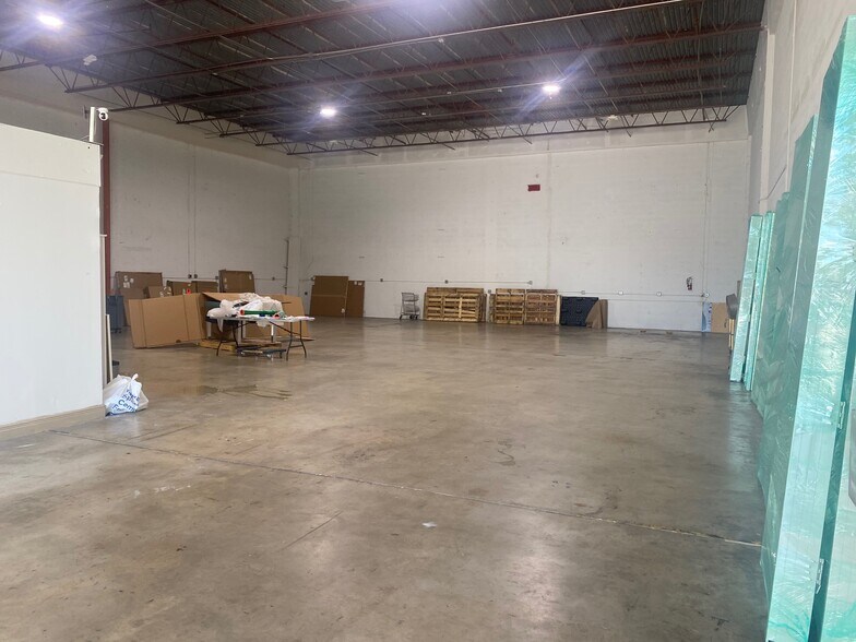 More Photos Of 7801-7889 NW 15th St, Doral Warehouse For Lease