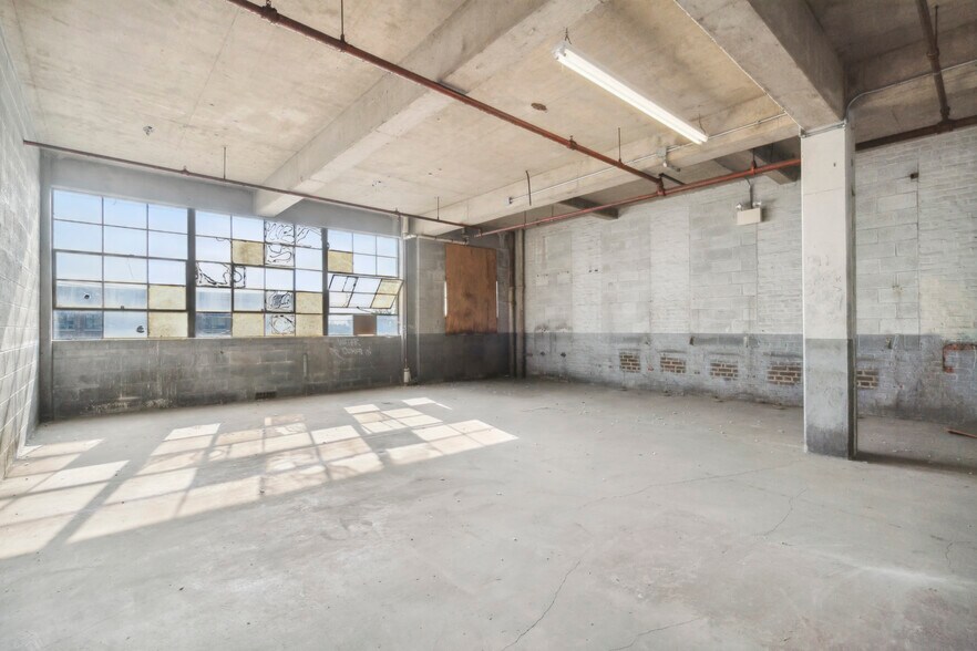 More Photos Of 2916 Weikel St, Philadelphia Warehouse For Sale