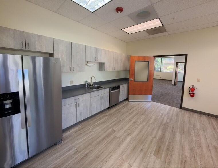 More Photos Of 920 SW Emkay Dr, Bend Medical For Lease