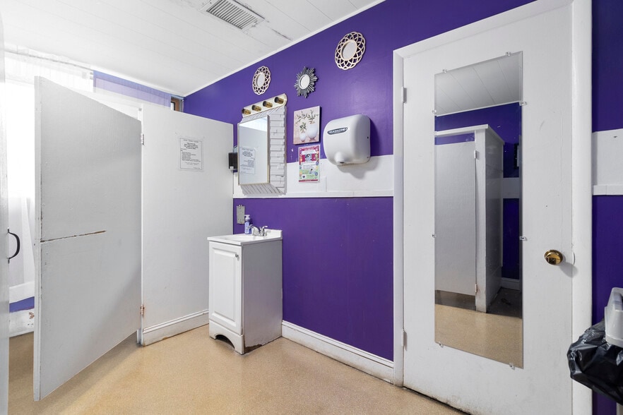 More Photos Of 5001 Backlick Rd, Annandale Religious Facility For Sale