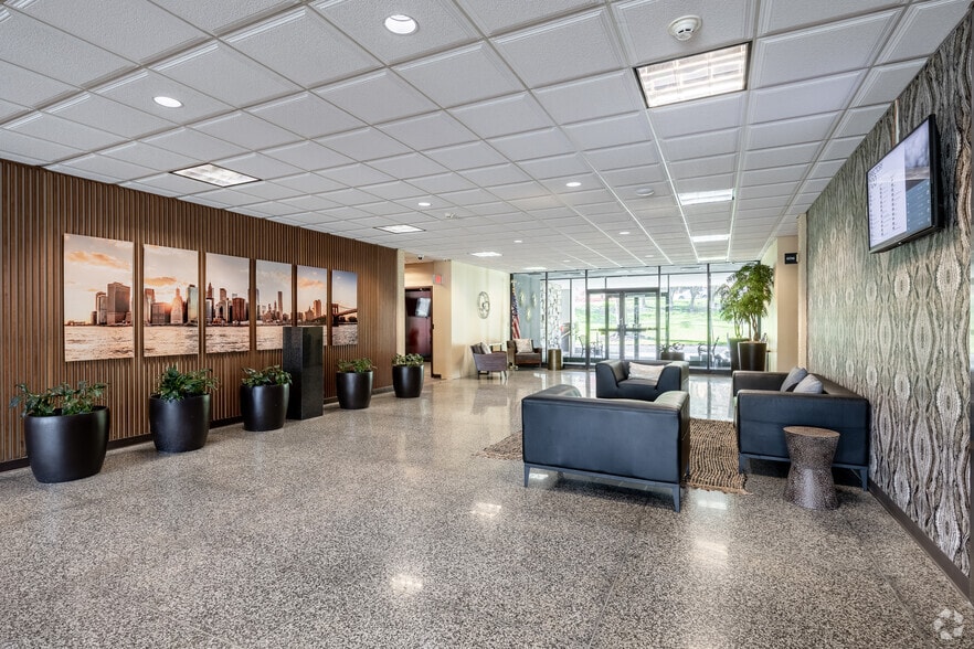 More Photos Of 800 Kinderkamack Rd, Oradell Office For Lease