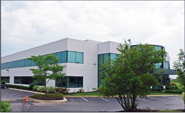 More Photos Of 7020 High Grove Blvd, Burr Ridge Flex For Lease
