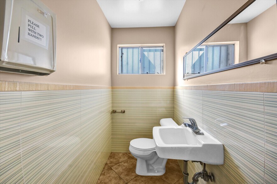 More Photos Of 11418 Garvey Ave, El Monte Freestanding For Lease