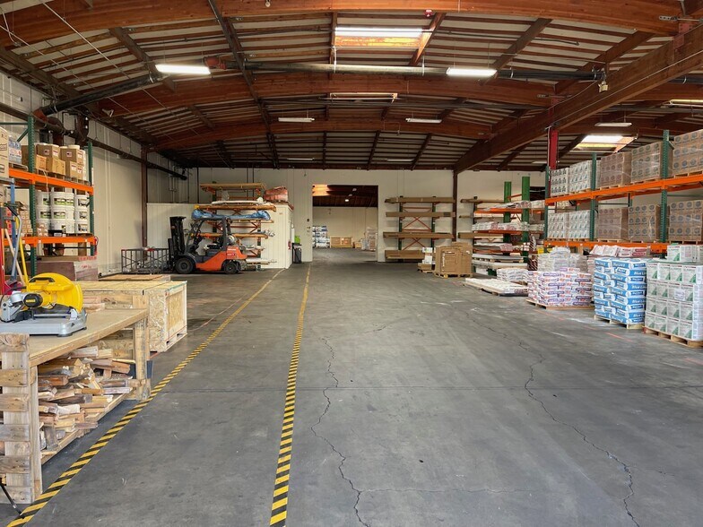 More Photos Of 210 Classic Ct, Rohnert Park Warehouse For Lease