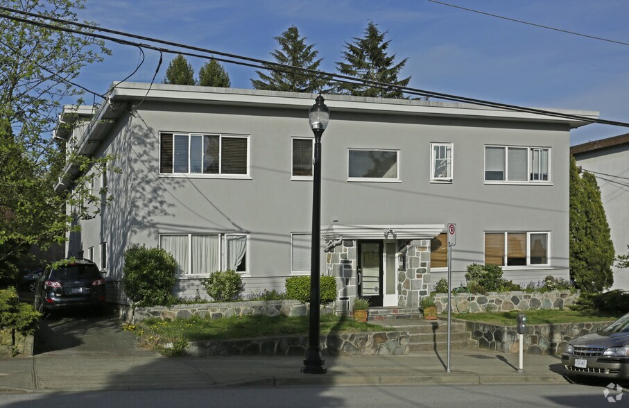 Primary Photo Of 629 Twelfth St, New Westminster Apartments For Sale