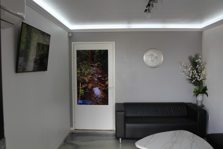 More Photos Of 11693 Sheldon St, Sun Valley Warehouse For Sale