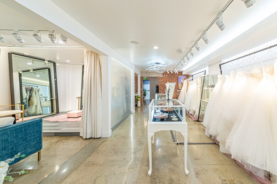 More Photos Of 330 N Western Ave, Los Angeles Storefront Retail Office For Lease