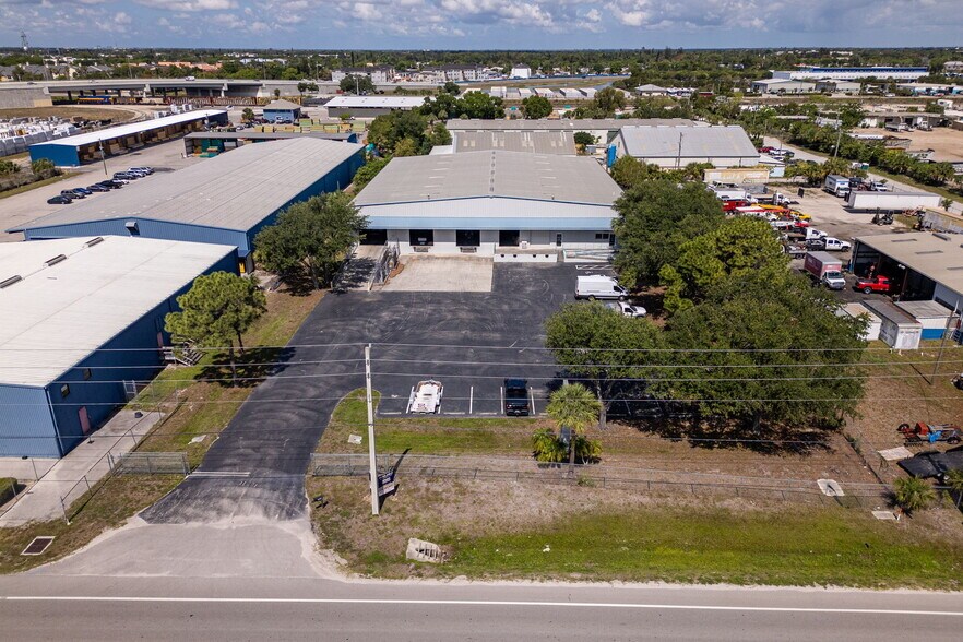 More Photos Of 3520 Old Metro Pky, Fort Myers Warehouse For Lease