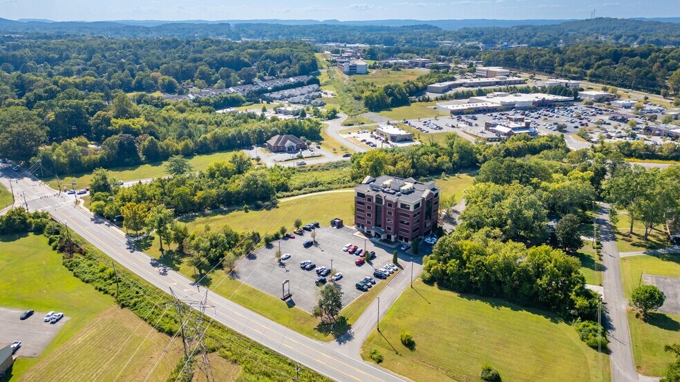 More Photos Of 3855 N Ocoee St, Cleveland Office For Sale