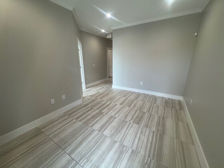 More Photos Of 1908 Yaupon Trl, Cedar Park Loft Creative Space For Sale