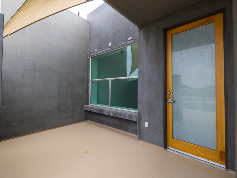 More Photos Of 227 California St, El Segundo Loft Creative Space For Lease