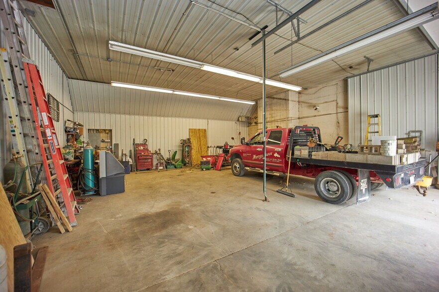 More Photos Of 5525 Highway 63 S, Rochester Light Distribution For Sale