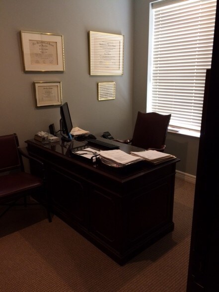 More Photos Of 2222 Greenhouse Rd, Houston Medical For Sale