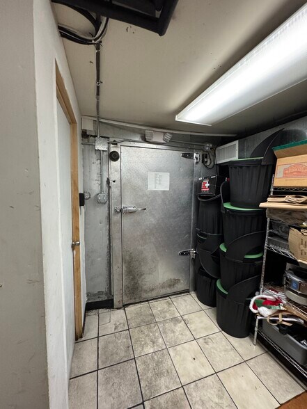 More Photos Of 3933 Bell Blvd, Bayside Storefront For Lease