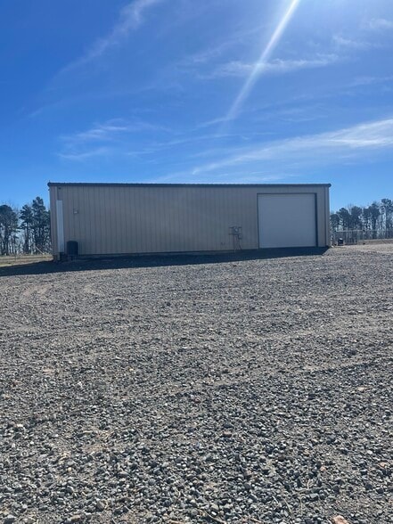 More Photos Of 645 Bess Town Rd, Bessemer City Warehouse For Lease