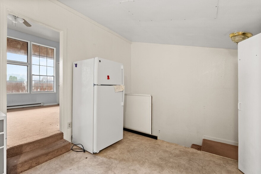 More Photos Of 1017 W Main St, Centralia Flex For Sale