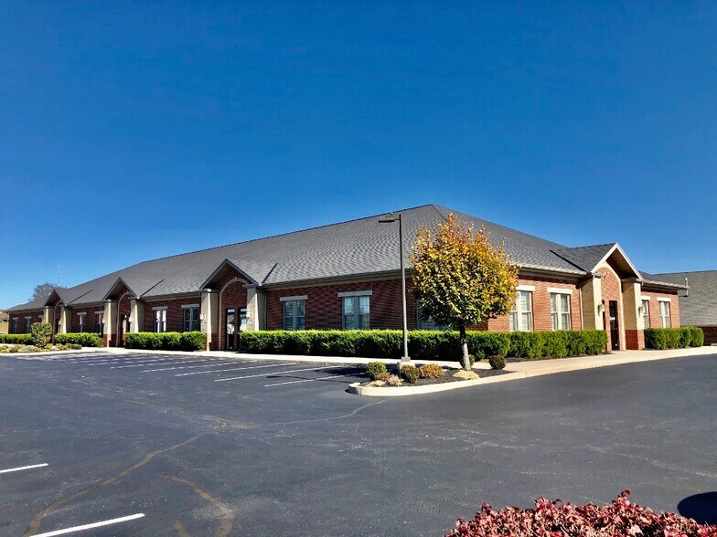 More Photos Of 7130-7150 Office Park Dr, Liberty Township Medical For Lease